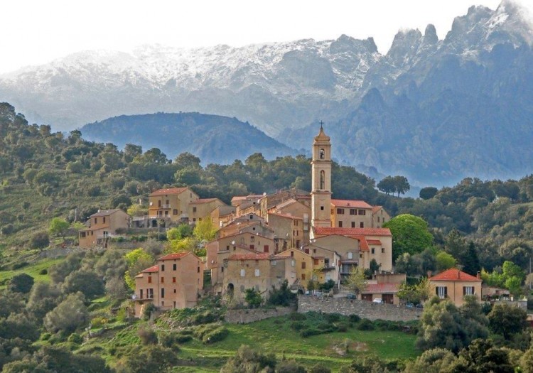 village centre corse